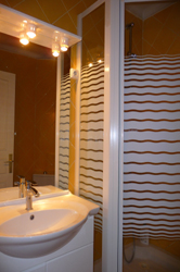 Guigonis shower room, Nice France