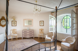 Round bedroom first floor